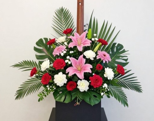 Фото Праздничные салаты с крабовыми палочками: оформление и рецепты №7